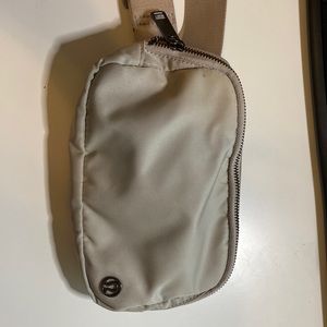Lululemon belt bag (chrome colour)